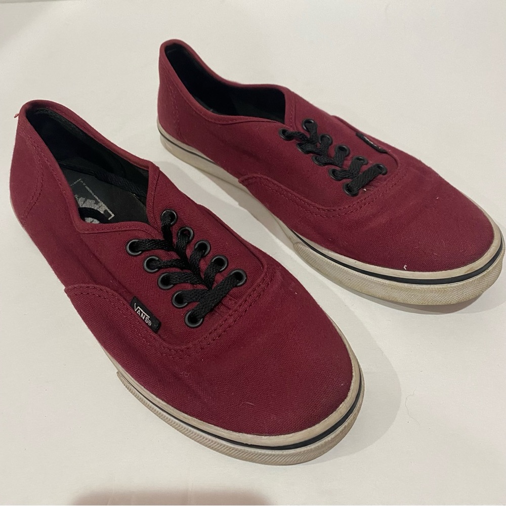 Vans Unisex Authentic Core Classics Casual Sneaker Shoe - maroon, size M 5.5 W 7 - Picture 3 of 8